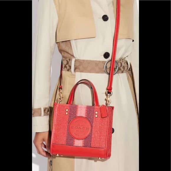 COACH DEMPSEY  With large COACH PATCH LOGO . Removable strap. DEAD STOCK - Picture 3 of 12